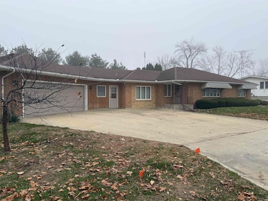 13 S Stanton St, Shannon, IL 61078 - photo 2