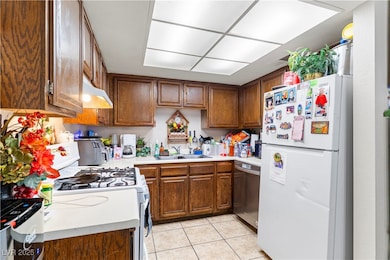 6465 Big Pine Way, Las Vegas, NV 89108 - photo 7