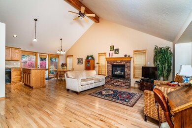 19905 Antler Point, Bend-16