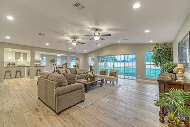 Living room 2