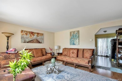 2740 South Rd unit G11, Poughkeepsie, NY 12601 - photo 5
