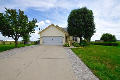 1095 Quarterhorse Run, Bargersville, IN 46106 - photo 2