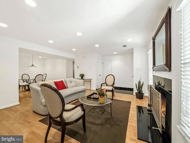 11 Luxberry Ct, Rockville, MD 20852 - photo 5