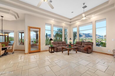 Huge Greatroom W/Mtn Views