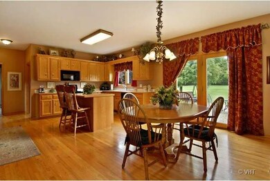 529 Finley Ct, Batavia, IL 60510 - photo 6