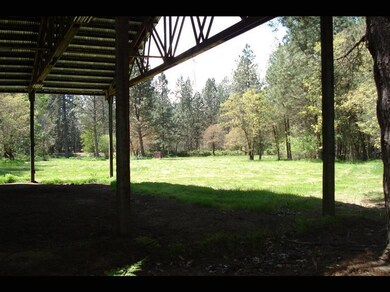 1700 Azalea Dr, Grants Pass, OR 97526 - photo 3