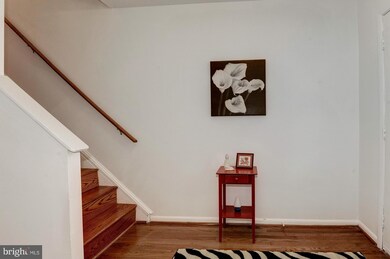 6926 Cipriano Woods Ct, Lanham, MD 20706 - photo 5