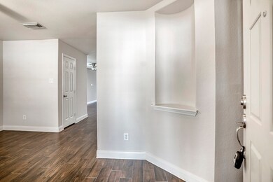 31039 Sundance Woods Ct, Spring, TX 77386 - photo 4