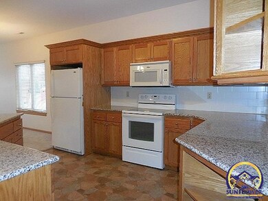 4542 SW Crenshaw Dr, Topeka, KS 66610 - photo 7