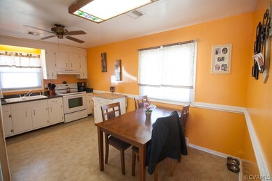 5818 Huntingcreek Dr, North Chesterfield, VA 23237 - photo 7