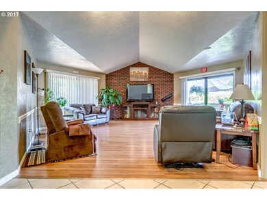 210 W Washington St, Chehalis, WA 98532 - photo 6