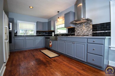 1914 SW Huntoon St, Topeka, KS 66604 - photo 7