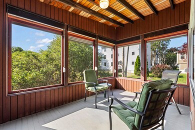 10 Amherst Ave, York