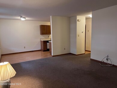 1905 Cambridge Manor Dr, Schenectady, NY 12302 - photo 2