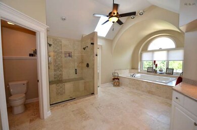 1820 Robert Ln, Naperville, IL 60564 - photo 2