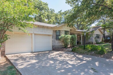 860 Timberhill Dr, Hurst, TX 76053 - photo 3