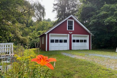 71 Campbell Rd, Center Rutland, VT 05736 - photo 4