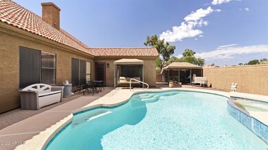 Large Pool & Spa