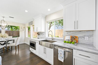 10218 Ella Lee Ln, Houston, TX 77042 - photo 3