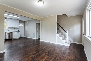 52 Middlesex Rd Matawan NJ-large-009-014