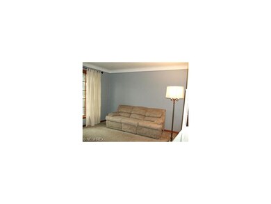 Living Room w/large front Window to brighten the r