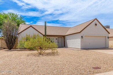 943 E Oraibi Dr, Phoenix, AZ 85024 - photo 2