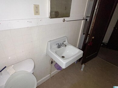 5221 Avenue J, Birmingham, AL 35208 - photo 7