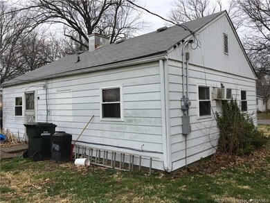 910 Poplar Dr, Jeffersonville, IN 47130 - photo 6