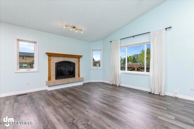 05-Living Room 20240606-DW-4307