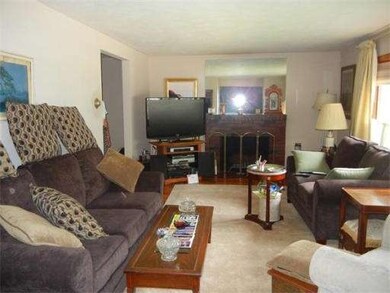 668 Lagrange St, West Roxbury, MA 02132 - photo 4