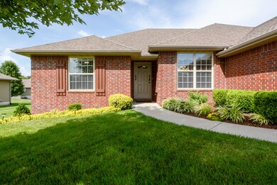 861 E Stone Crest Dr, Nixa, MO 65714 - photo 4