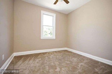 3724 Flowerton Rd, Baltimore, MD 21229 - photo 7