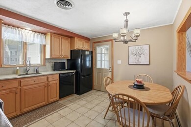 40 Grand View Ave, Revere, MA 02151 - photo 4