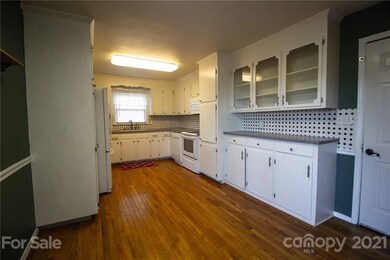 806 Hill St, Shelby, NC 28152 - photo 4