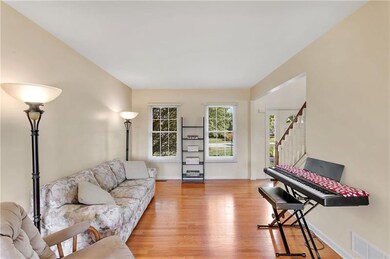 207 Walnut Dr, Eighty Four, PA 15330 - photo 5