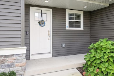 2011 Prairie Point Dr, Auburn, MI 48611 - photo 4