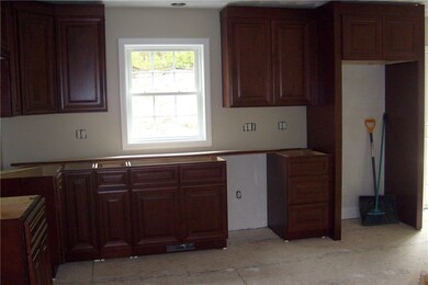 Plenty of cabinetry in this kitchen.  Not enough f