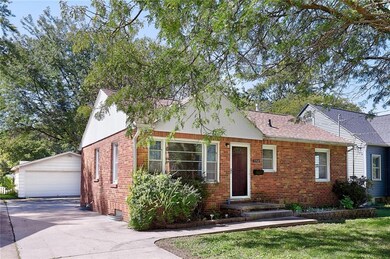 3908 42nd St, Des Moines, IA 50310 - photo 5