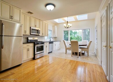 (6) Kitchen