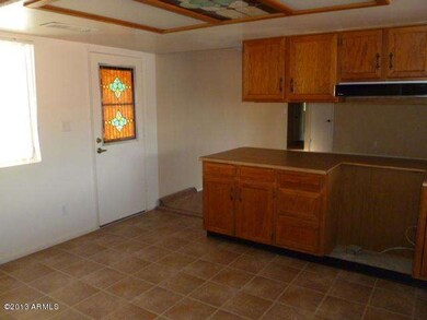 P501-Kitchen2