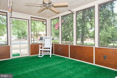 6113 Aura Ct, Falls Church, VA 22041 - photo 3