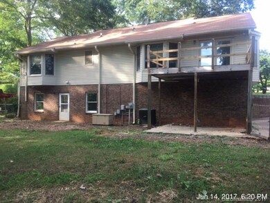 815 Waters St, Shelby, NC 28152 - photo 5