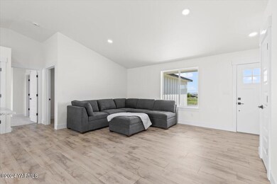 NKA SW Crescent Ave unit 119, Sunnyside, WA 98944 - photo 5