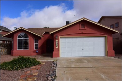 13713 Paseo de Fe Cir, El Paso, TX 79928 - photo 2