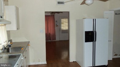 2920 Delaware Ave, Halethorpe, MD 21227 - photo 5