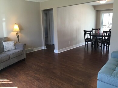 232 E Diehl Ave, Des Moines, IA 50315 - photo 2