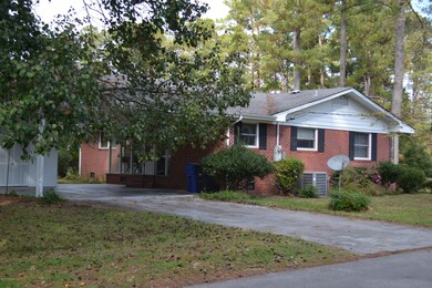 201 N Bickett St, Burgaw, NC 28425 - photo 4