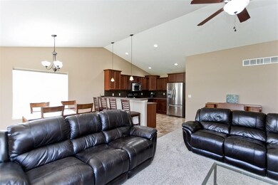 2808 Dennis Dr NW, Cedar Rapids, IA 52405 - photo 6