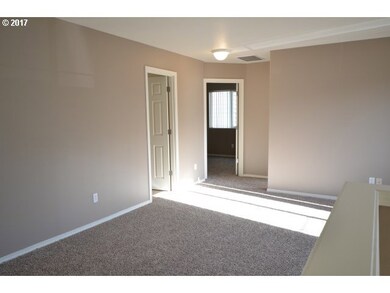 805 SW Morgan Way, Troutdale, OR 97060 - photo 6