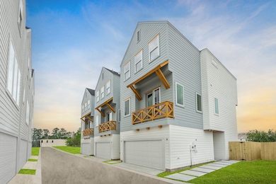 3903 Pinemont Dr unit B, Houston, TX 77018 - photo 2